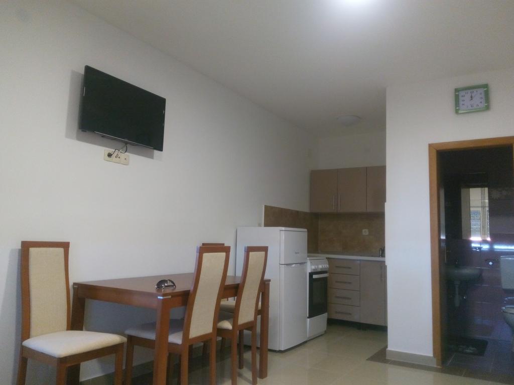 Apartments Glasnovic 비르 객실 사진